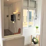 Cozy And Beautiful Flat In Great Location! شقة *