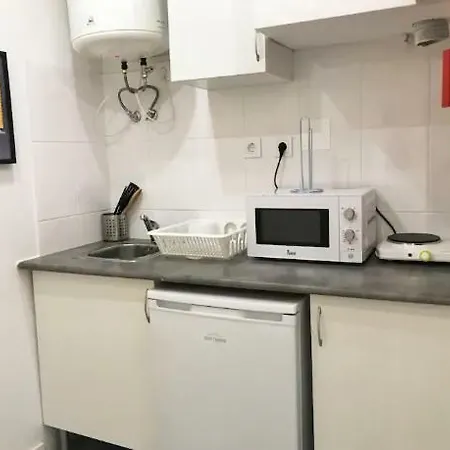 Cozy And Beautiful Flat In Great Location! リスボン